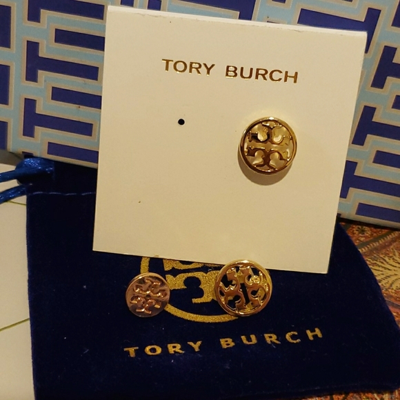 Tory Burch Earrings Circle T logo - Picture 2 of 12